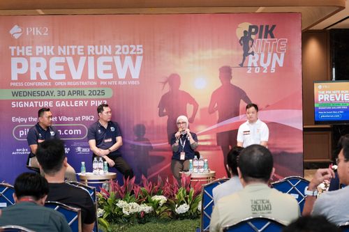 Race photo from PIK NITE RUN VIBES