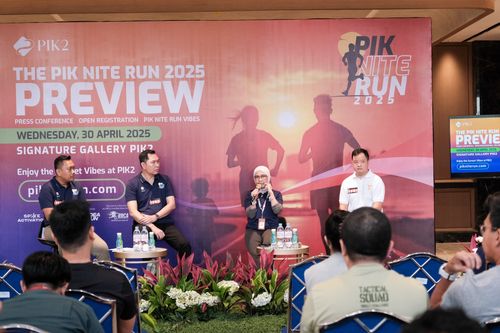 Race photo from PIK NITE RUN VIBES