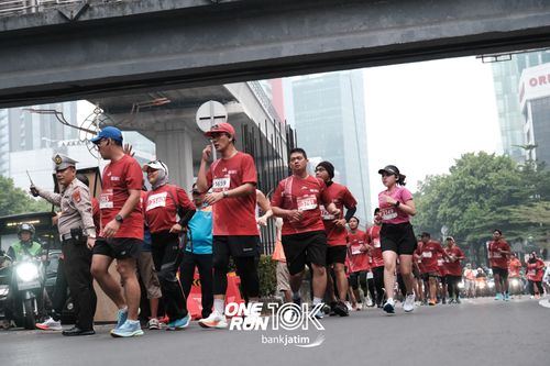 Race photo from ONE RUN 10 K