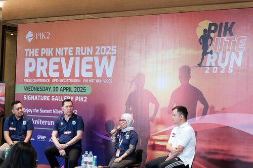 Race photo from PIK NITE RUN VIBES