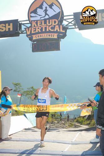 Race photo from Kelud Vertical Challenge 2024