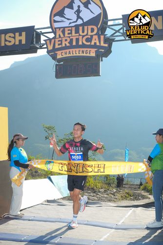 Race photo from Kelud Vertical Challenge 2024