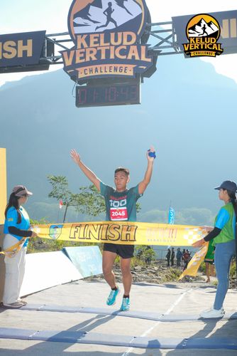 Race photo from Kelud Vertical Challenge 2024