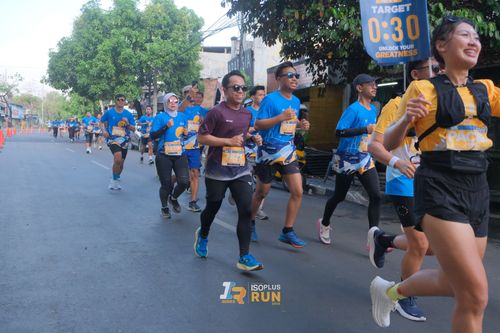 Race photo from Isoplus Run 2024 Surabaya