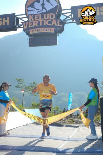 Race photo from Kelud Vertical Challenge 2024