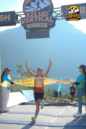 Race photo from Kelud Vertical Challenge 2024
