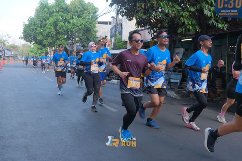 Race photo from Isoplus Run 2024 Surabaya