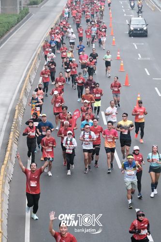 Race photo from ONE RUN 10 K