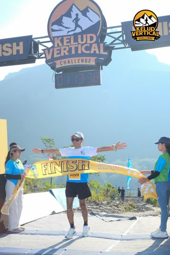 Race photo from Kelud Vertical Challenge 2024