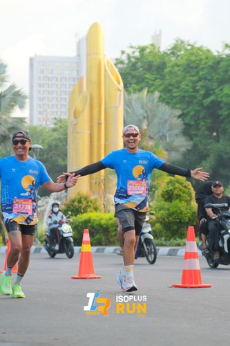 Race photo from Isoplus Run 2024 Surabaya