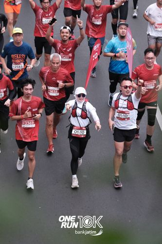 Race photo from ONE RUN 10 K
