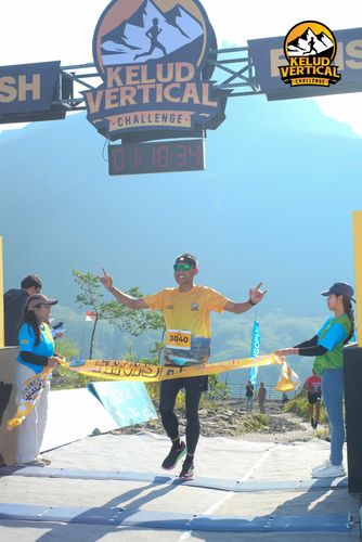 Race photo from Kelud Vertical Challenge 2024