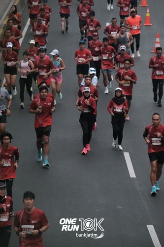 Race photo from ONE RUN 10 K