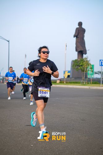 Race photo from ISOPlus Run 2024 Jakarta