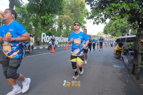 Race photo from Isoplus Run 2024 Surabaya
