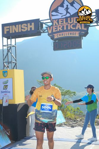 Race photo from Kelud Vertical Challenge 2024