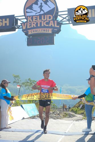 Race photo from Kelud Vertical Challenge 2024