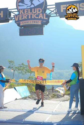 Race photo from Kelud Vertical Challenge 2024
