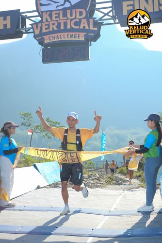 Race photo from Kelud Vertical Challenge 2024
