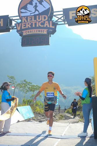 Race photo from Kelud Vertical Challenge 2024