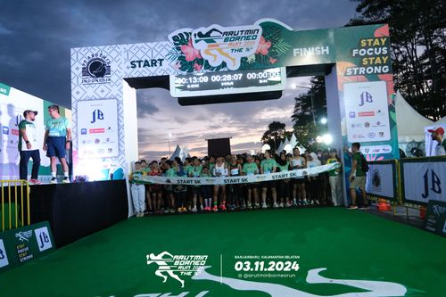 Race photo from Arutmin Borneo Run 2024