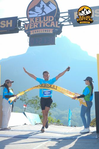 Race photo from Kelud Vertical Challenge 2024