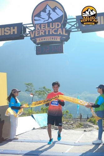 Race photo from Kelud Vertical Challenge 2024