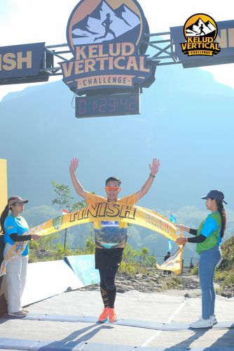 Race photo from Kelud Vertical Challenge 2024