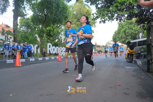 Race photo from Isoplus Run 2024 Surabaya