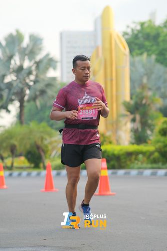 Race photo from Isoplus Run 2024 Surabaya