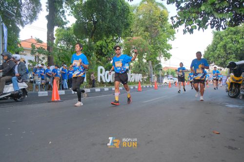 Race photo from Isoplus Run 2024 Surabaya