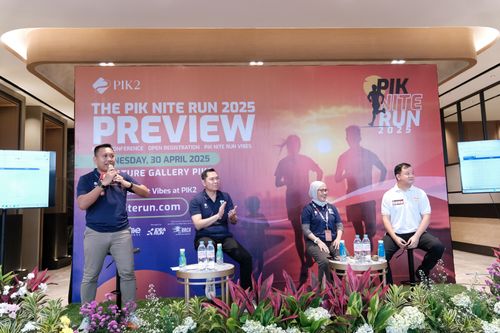 Race photo from PIK NITE RUN VIBES