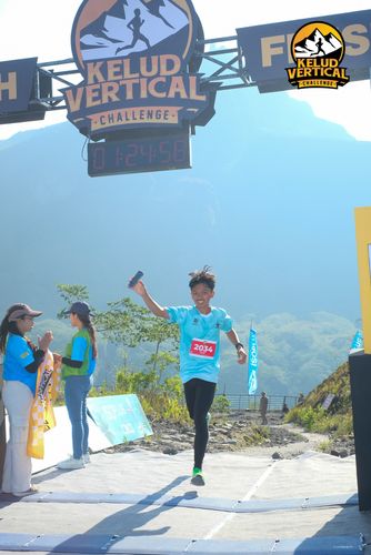 Race photo from Kelud Vertical Challenge 2024