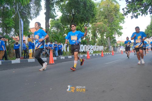 Race photo from Isoplus Run 2024 Surabaya