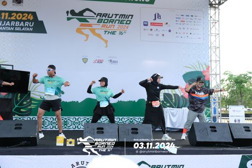 Race photo from Arutmin Borneo Run 2024