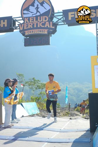 Race photo from Kelud Vertical Challenge 2024