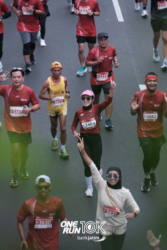 Race photo from ONE RUN 10 K