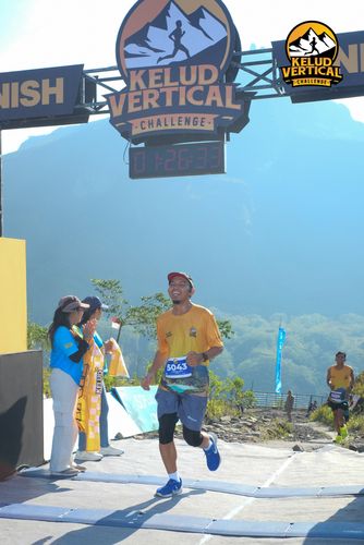 Race photo from Kelud Vertical Challenge 2024