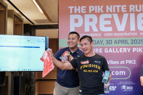 Race photo from PIK NITE RUN VIBES