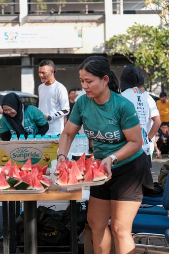 Race photo from Shake Out Run Jabar 10K