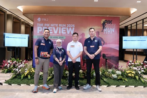 Race photo from PIK NITE RUN VIBES