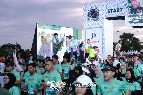 Race photo from Arutmin Borneo Run 2024
