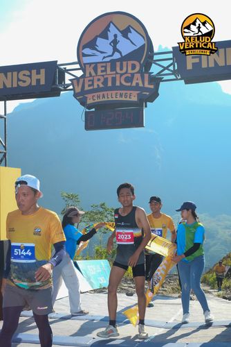 Race photo from Kelud Vertical Challenge 2024