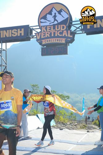 Race photo from Kelud Vertical Challenge 2024