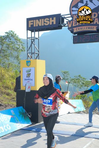 Race photo from Kelud Vertical Challenge 2024