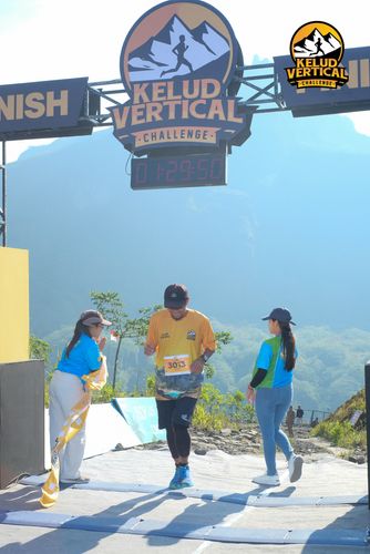 Race photo from Kelud Vertical Challenge 2024