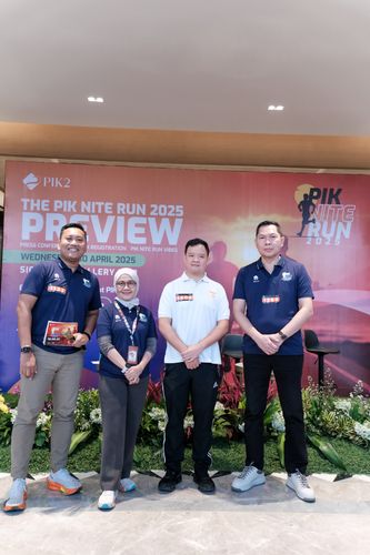 Race photo from PIK NITE RUN VIBES