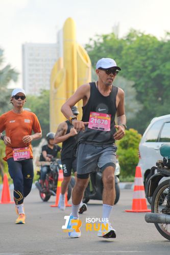 Race photo from Isoplus Run 2024 Surabaya