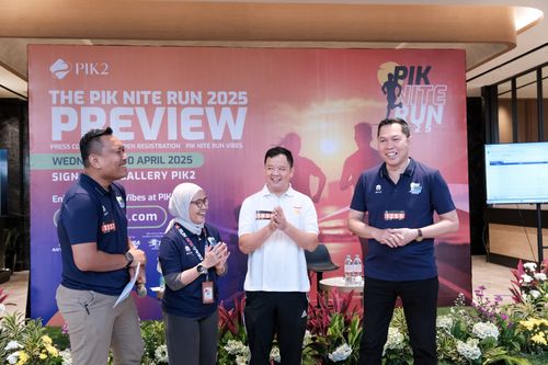 Race photo from PIK NITE RUN VIBES
