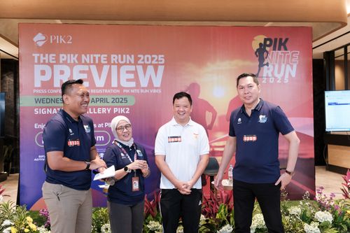 Race photo from PIK NITE RUN VIBES